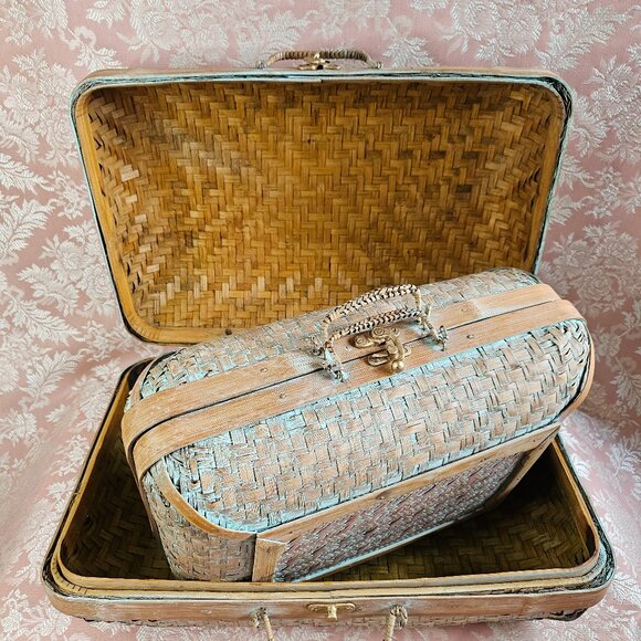 Vintage Pair of Vintage Woven Bamboo Wicker Suitcases - Picture 14 of 14